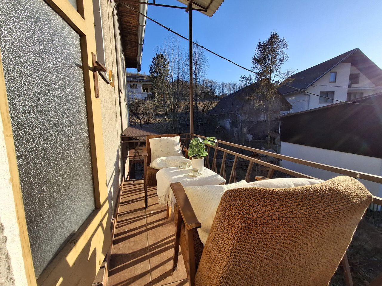 balkon-sedenie-chlebnice
